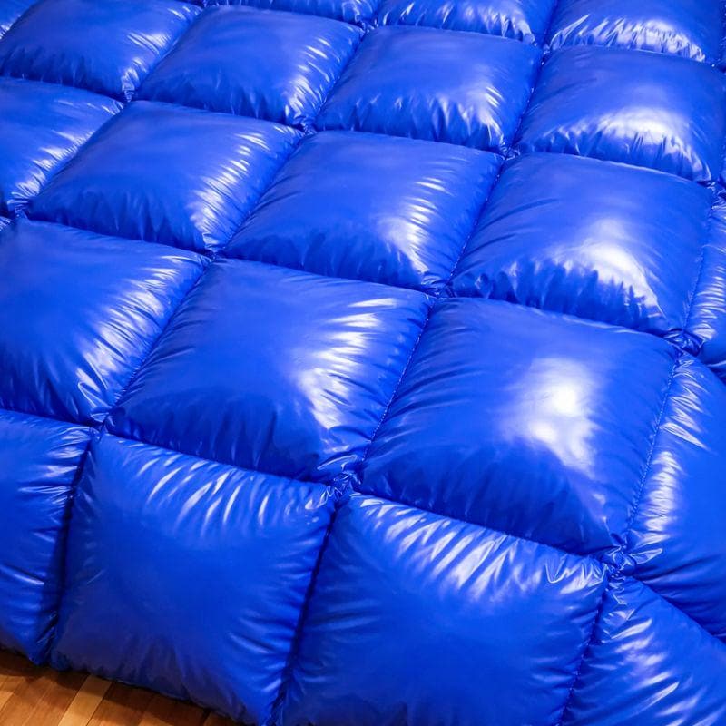 Double Bed Shiny Nylon Q Set with 2 Pillows