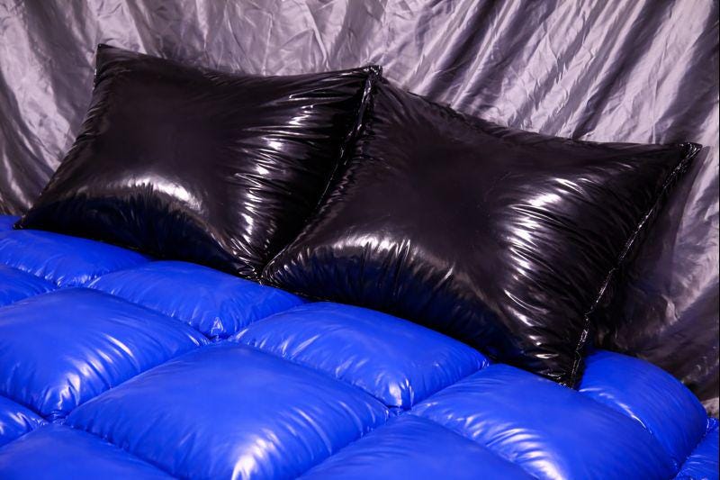 Double Bed Shiny Nylon Q Set with 2 Pillows
